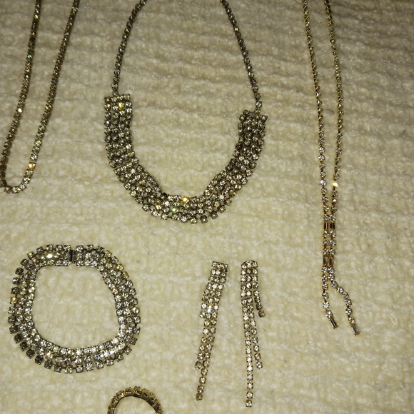 VINTAGE | STRAWBRIDGE & CLOTHIER Jewelry Lot - Picture 4 of 16